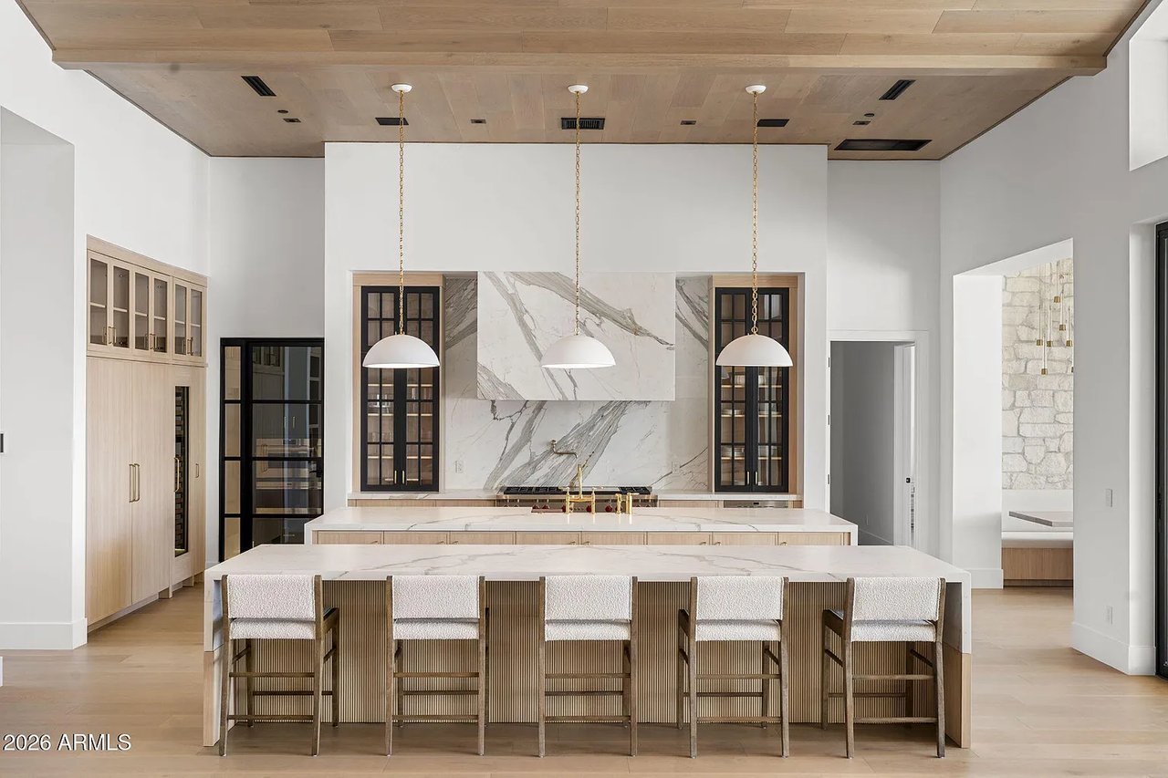 4534 E PEBBLE RIDGE Road