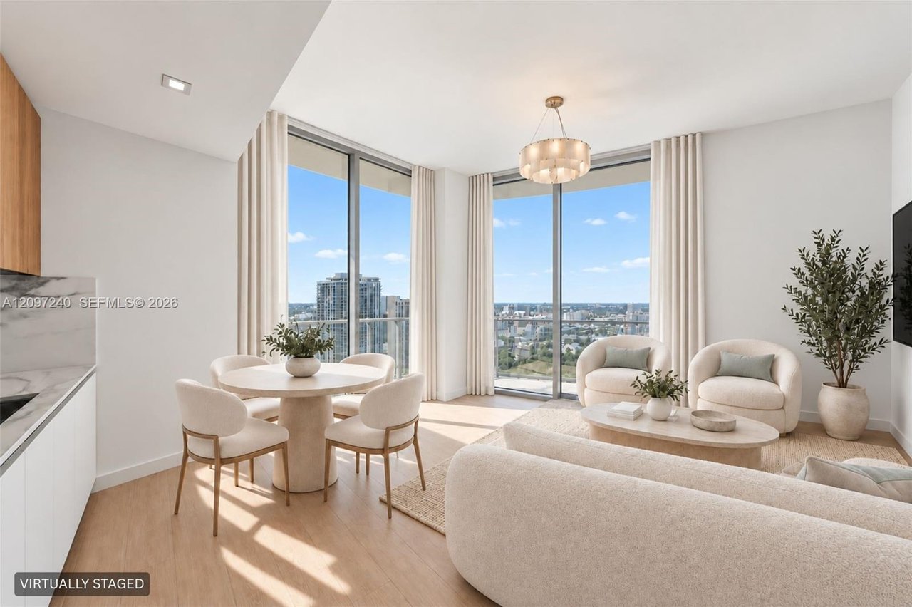 casa-bella-residences-miami-fl-condo-for-sale-living-area