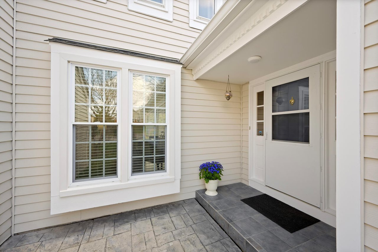 1808 Courtenay Drive, Wheaton IL – Adare Farms Townhome Near Parks, Trails, and Top Schools