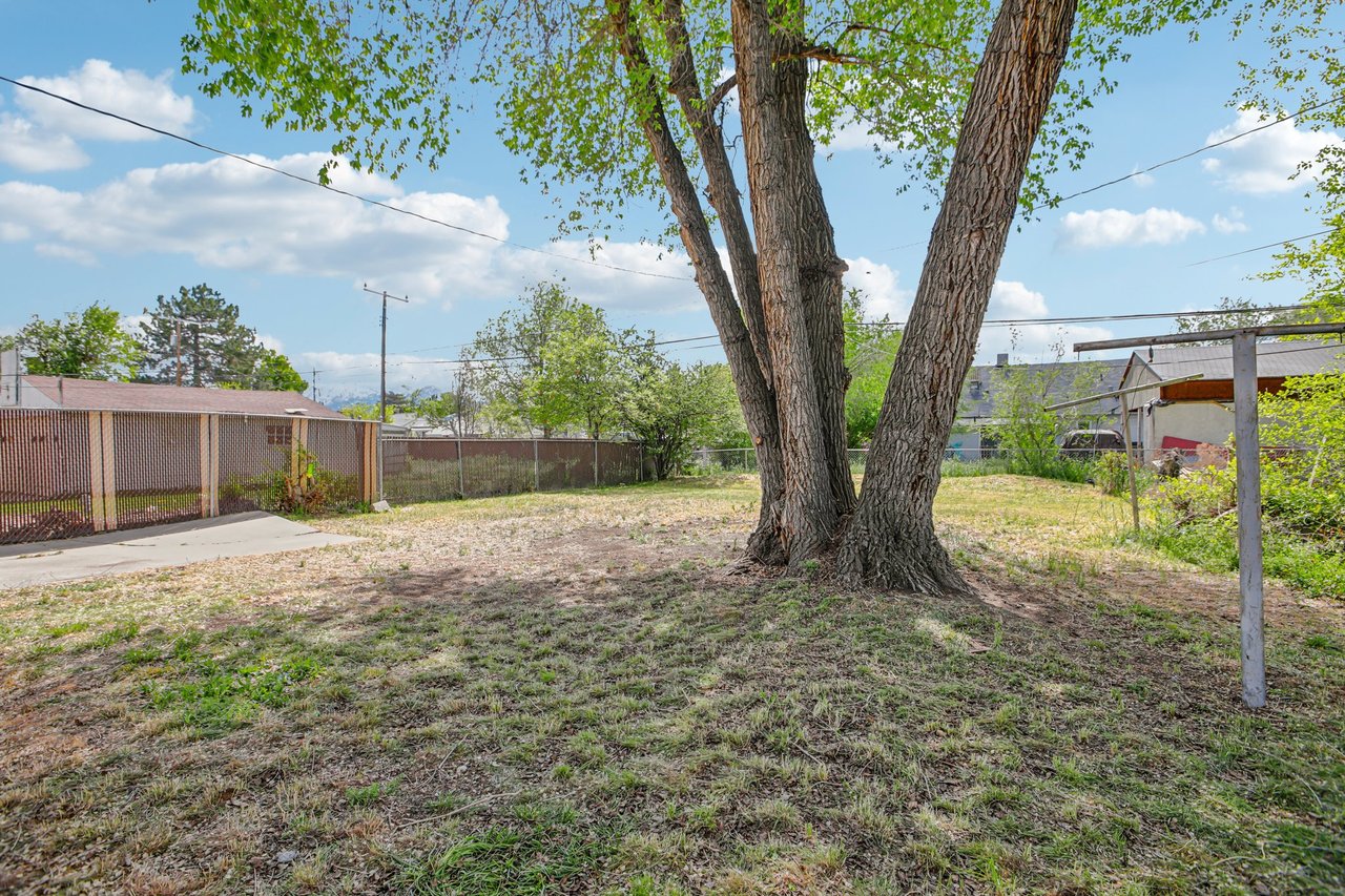 849 W Montague Ave
