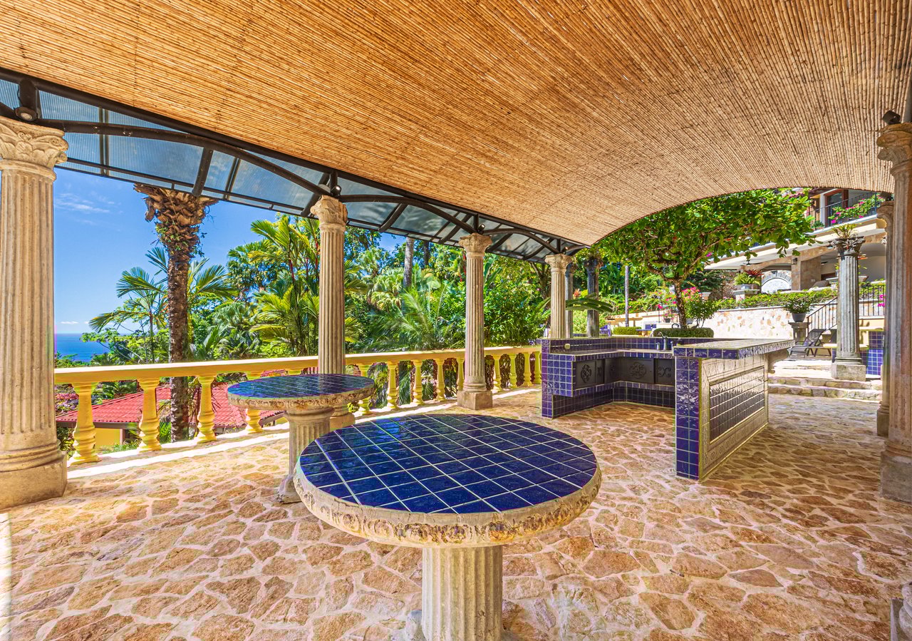 Nido Escondido, Playa Dominical