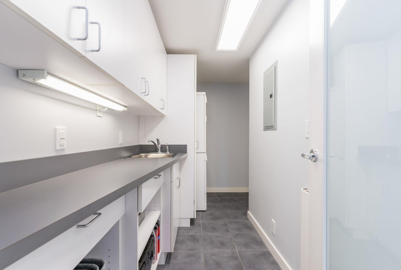 1633 W 10th Ave, #401