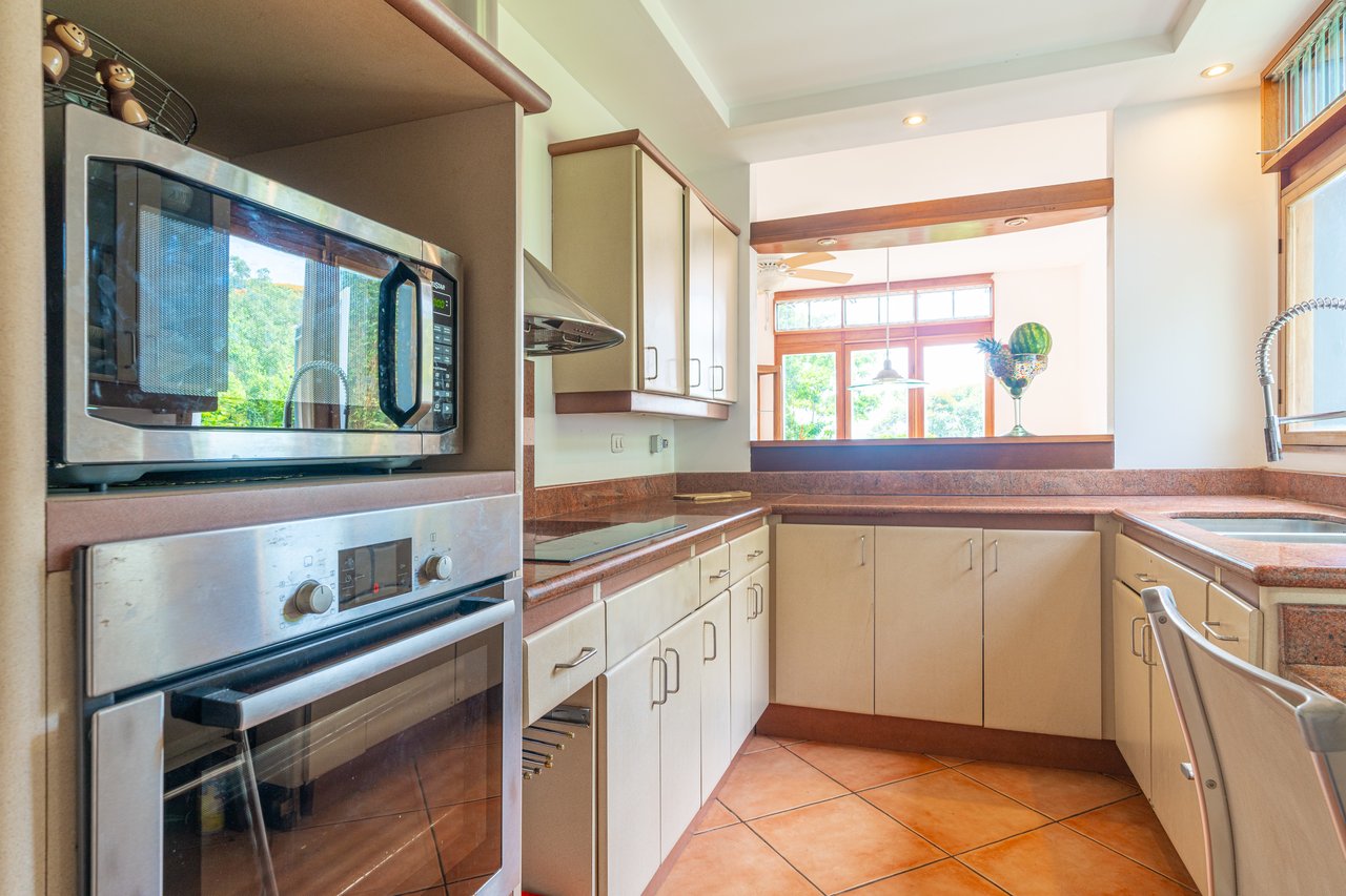 VILLA TURQUESA, MAJESTIC OASIS WITH EXTRA BUILDING SITE, CLOSE TO THE BEACH & WILDLIFE 