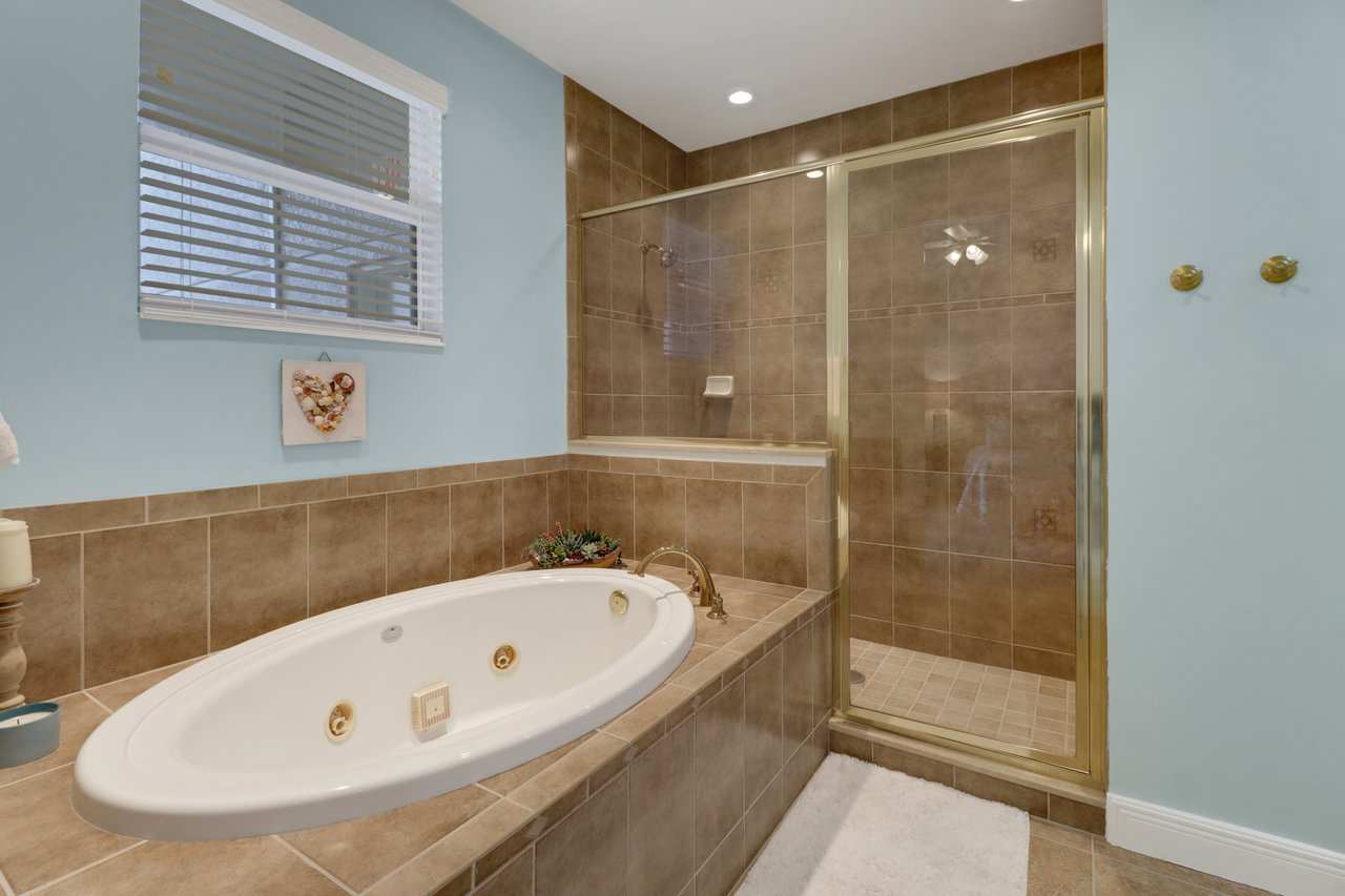 562 Avellino Isles CIR # 201