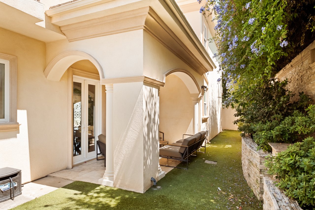 11925 Charnock Road, Mar Vista