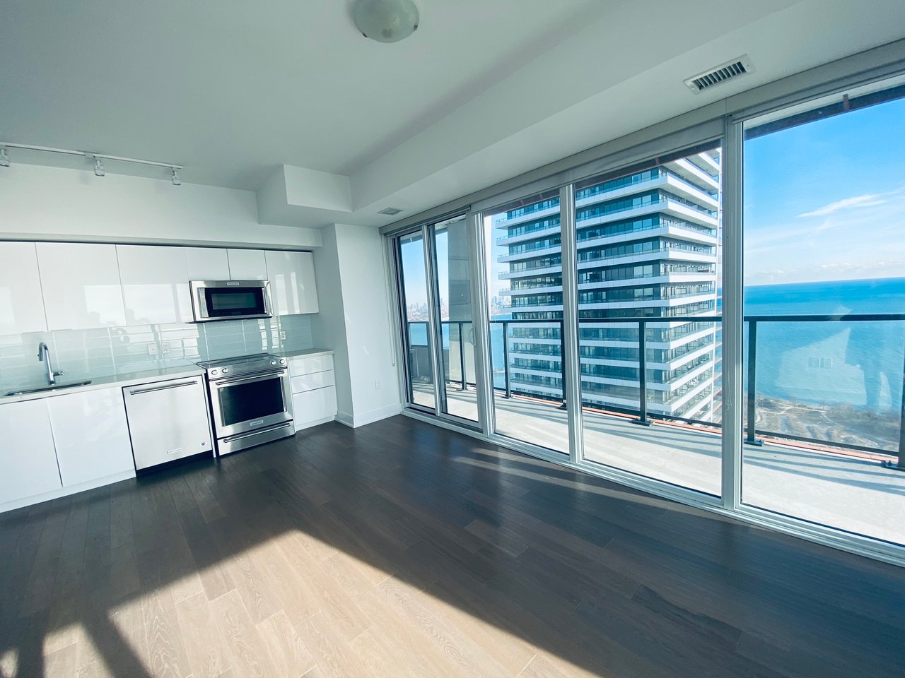 30 Shore Breeze Drive Unit: 4017
