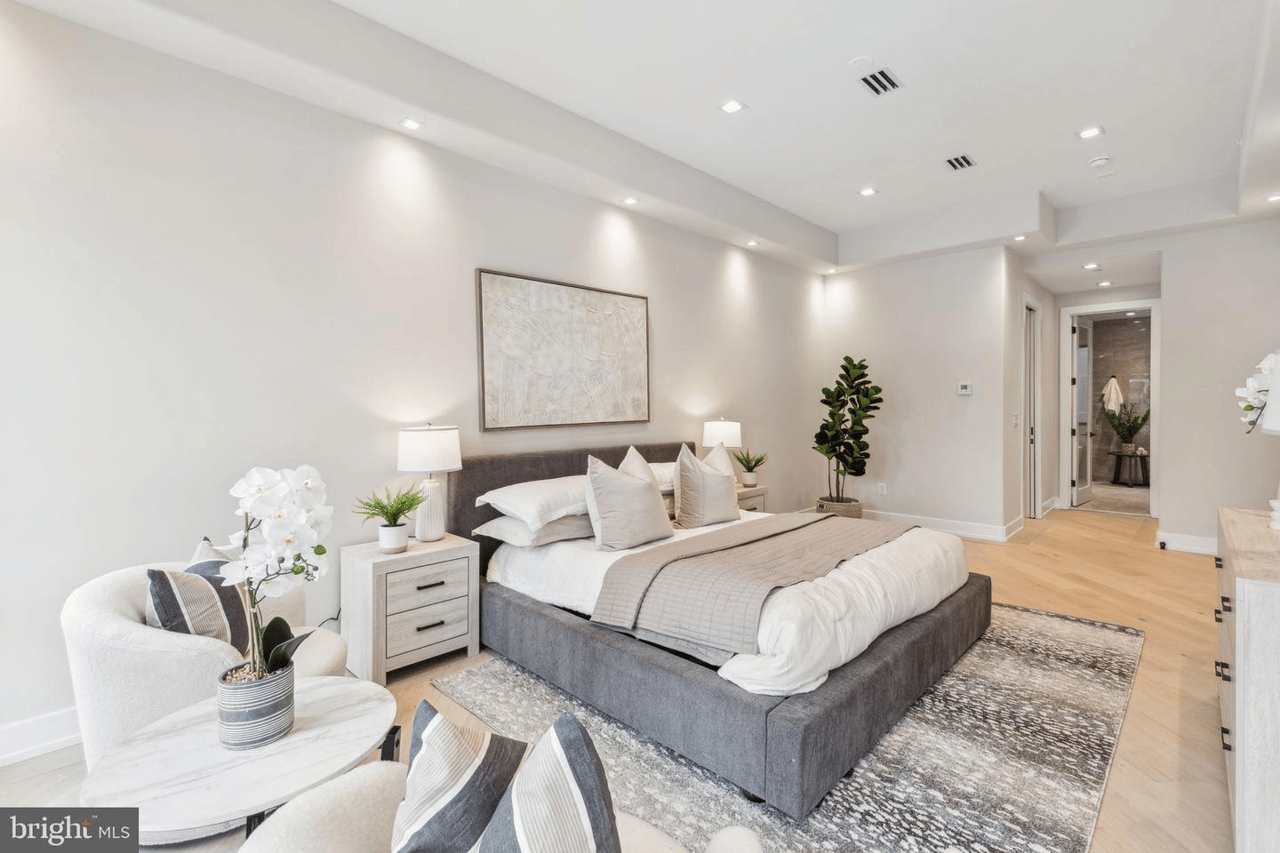 338 S Hicks St, Philadelphia, PA 19102