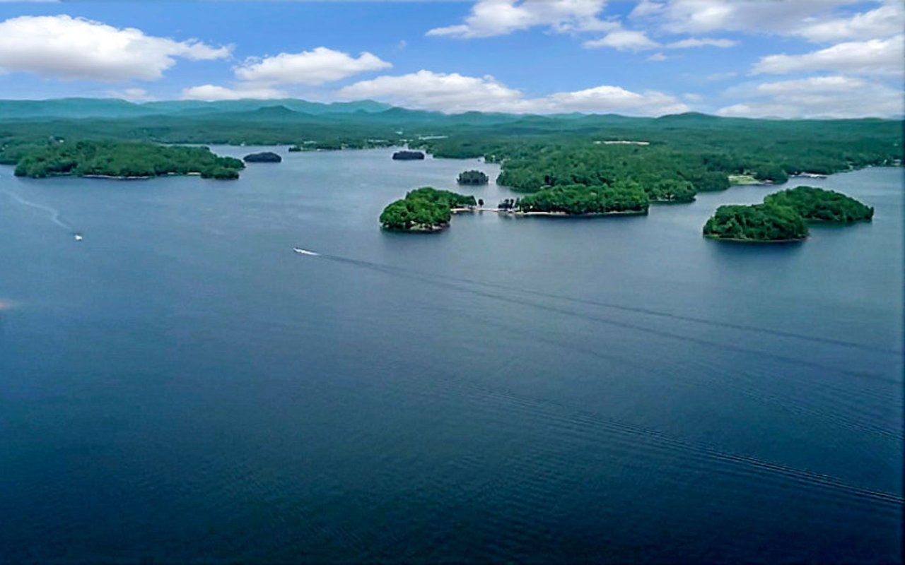 Cliffs Community Lake Region