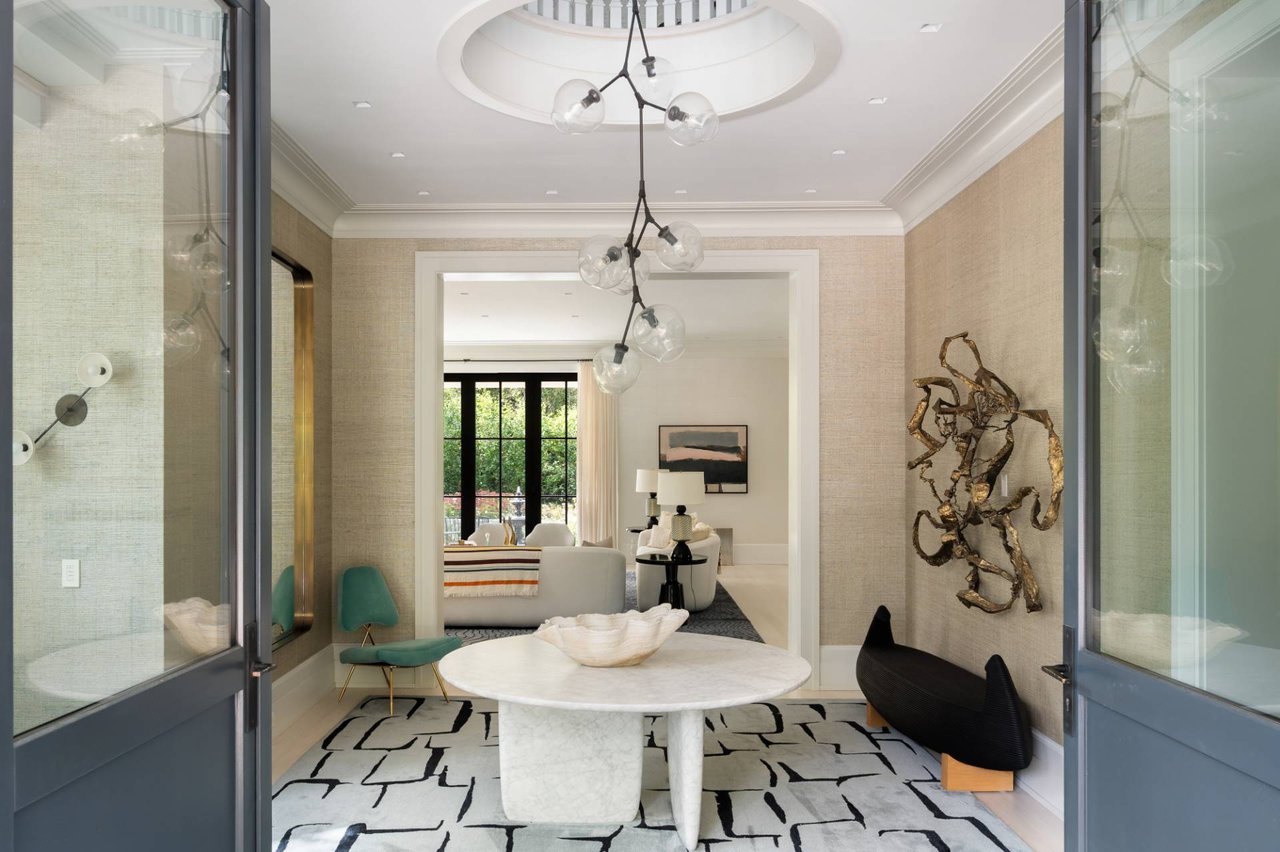 A MODERN CLASSIC IN SOUTHAMPTON'S ESTATE DISTRICT