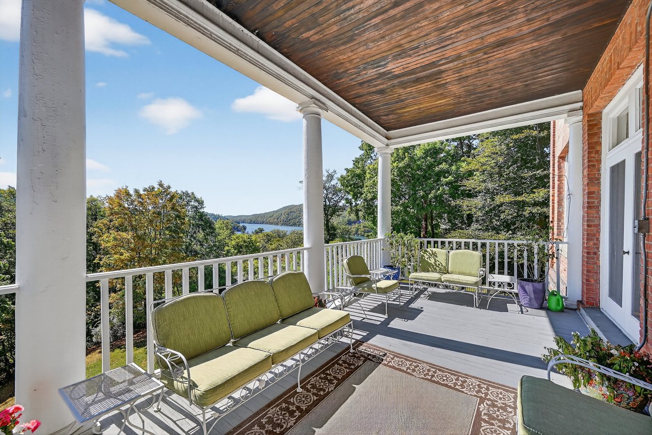 Tuxedo Park, NY
