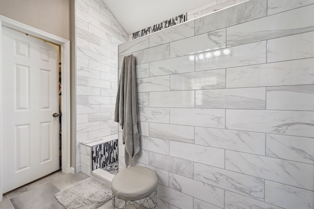 Elegantly Updated Lakeway Retreat w/ New Roof