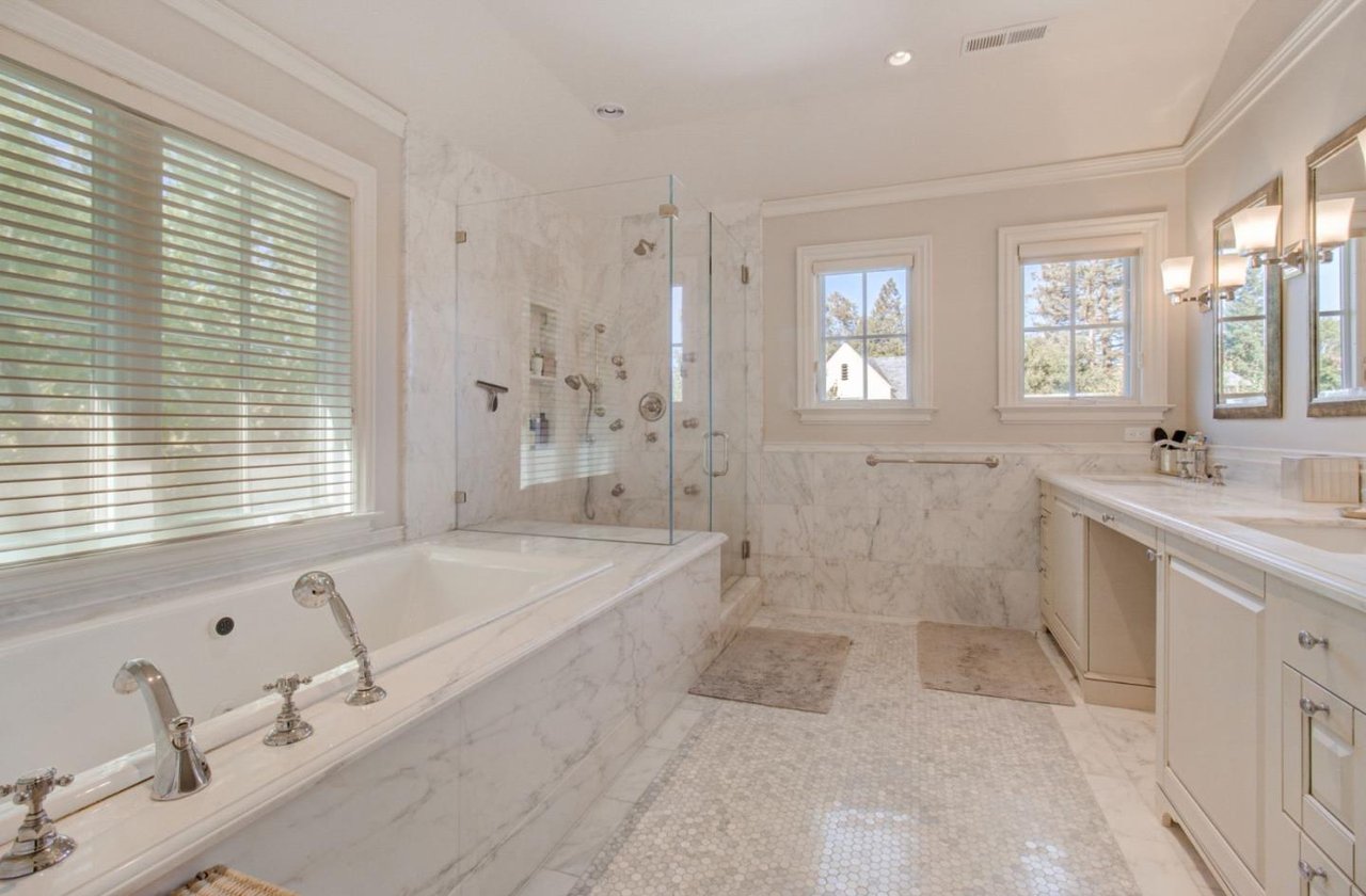 120 Royal Oaks Ct