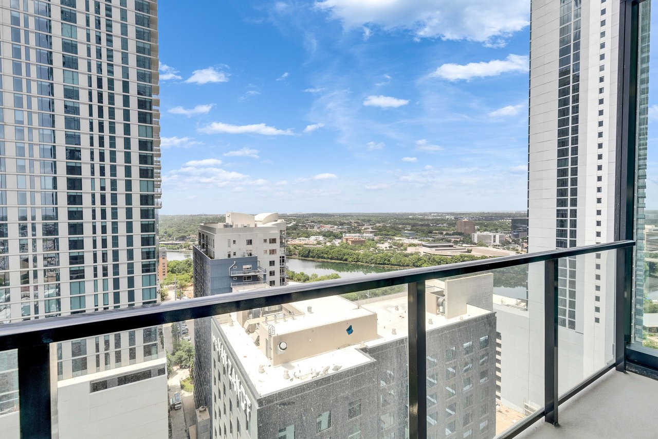 The Modern Residences: 610 Davis St. #2205