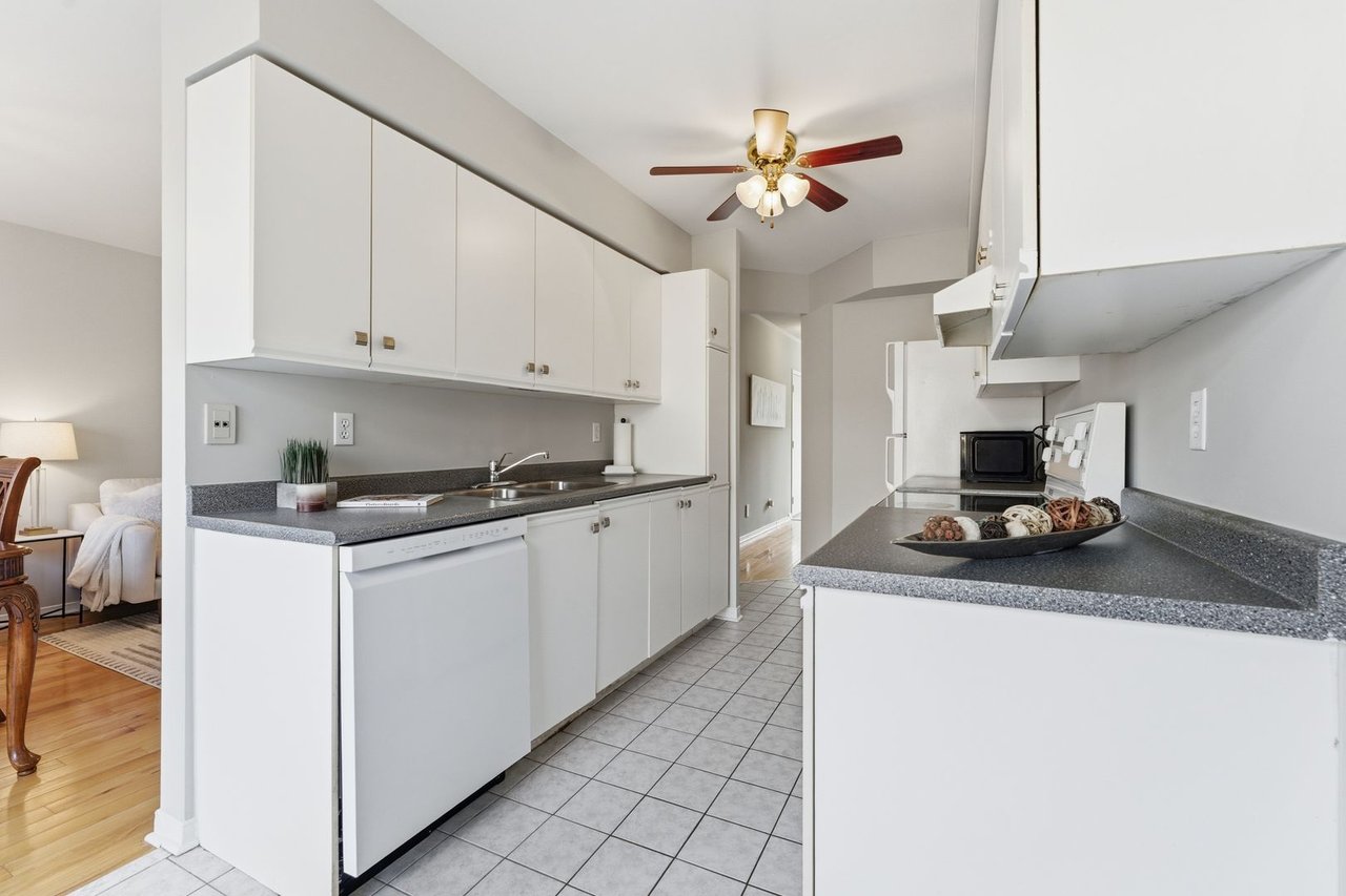 819 Village Green Blvd 27