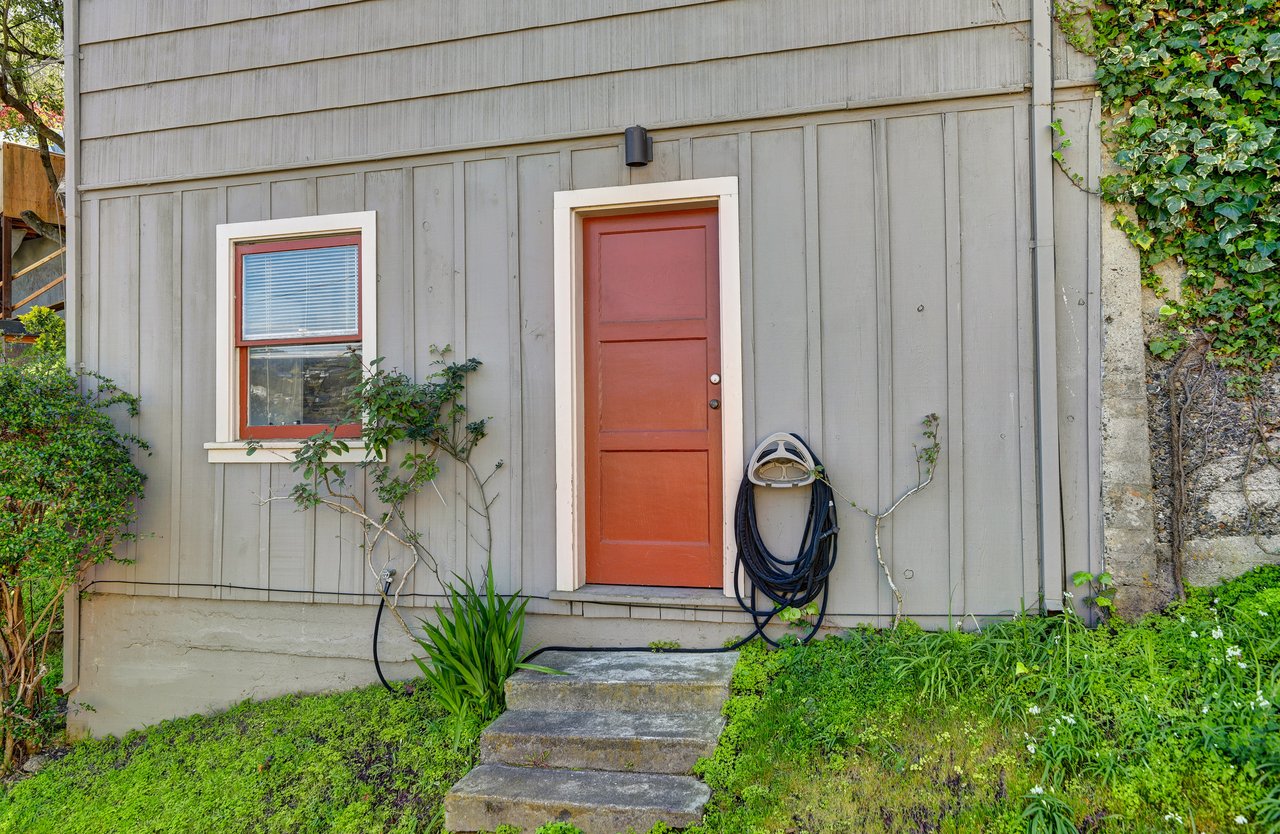 Charming Corinthian Island Cottage