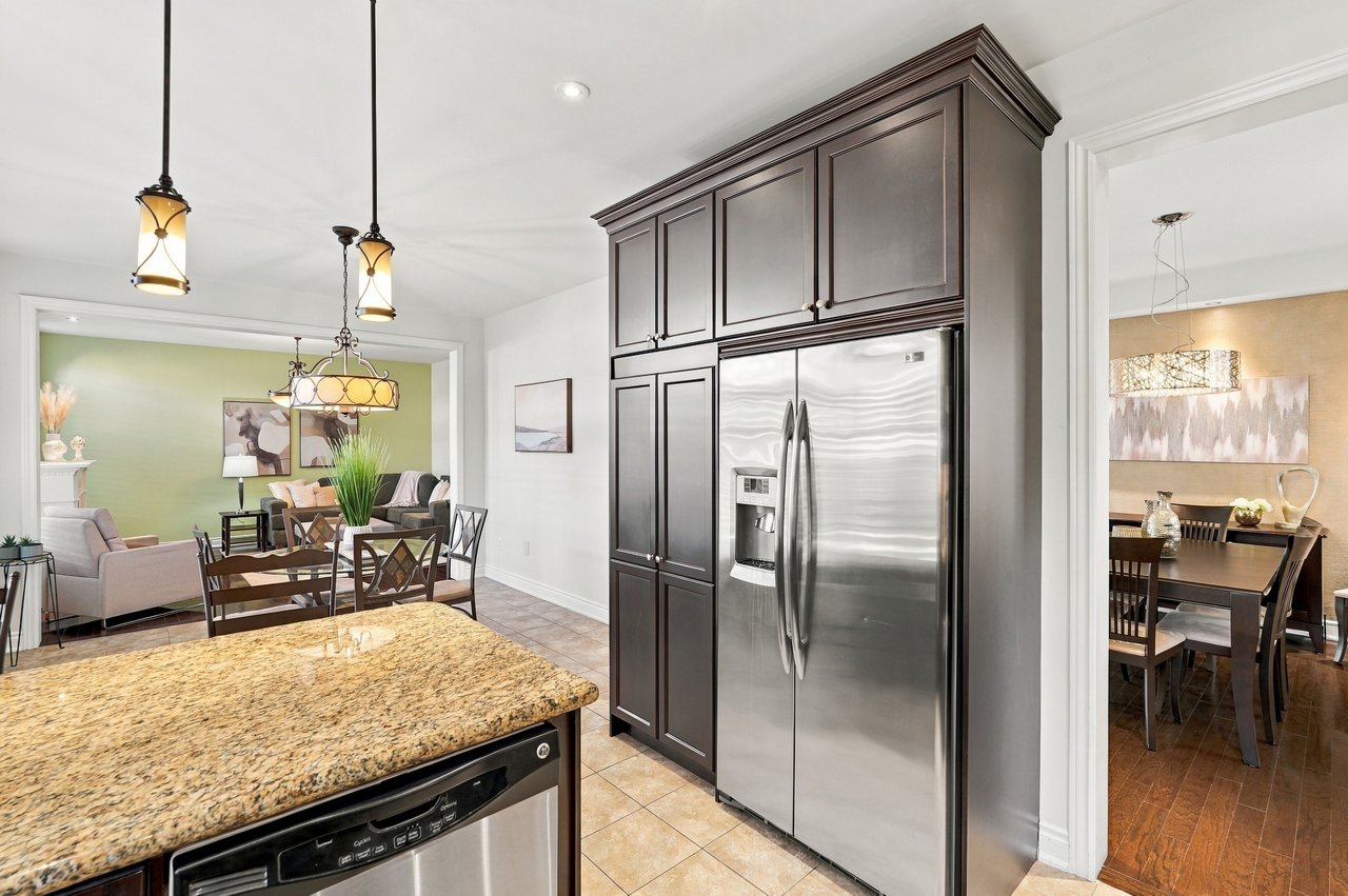 Family Living in the Heart of Lakeshore Woods