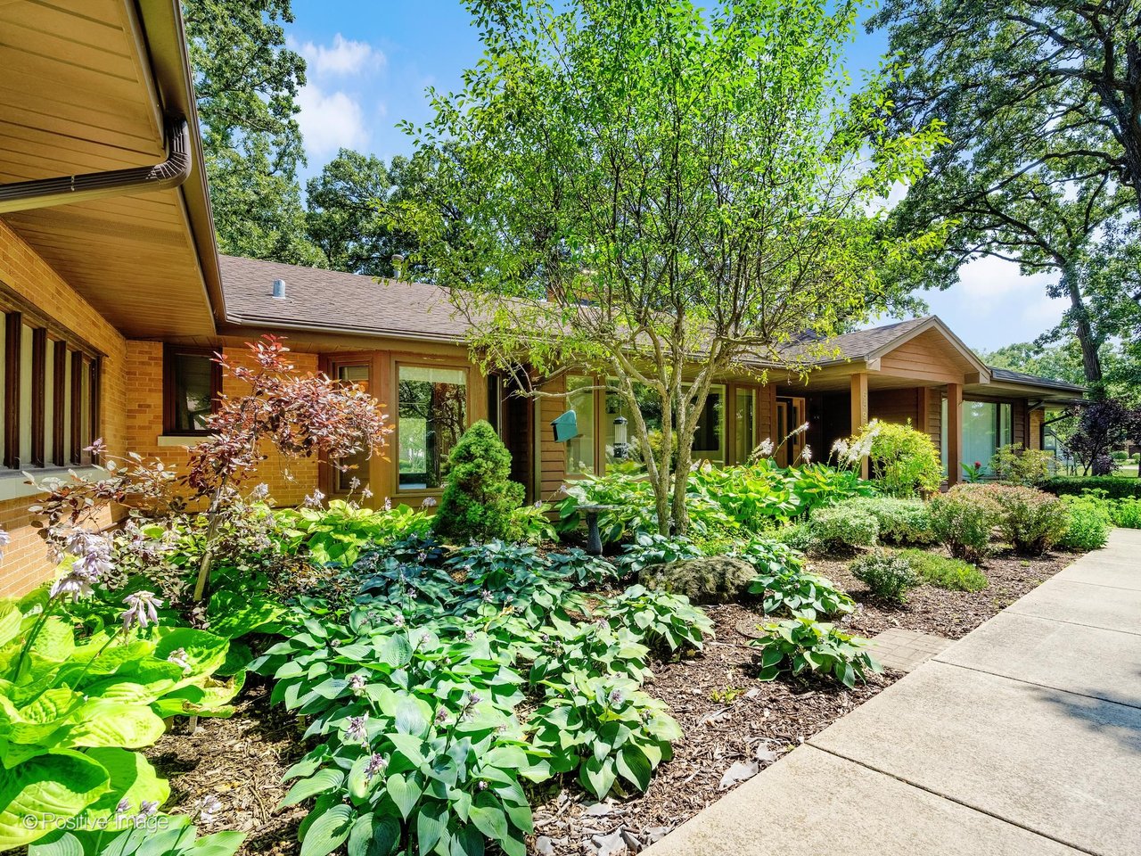 659 Leslie Court in Carol Stream