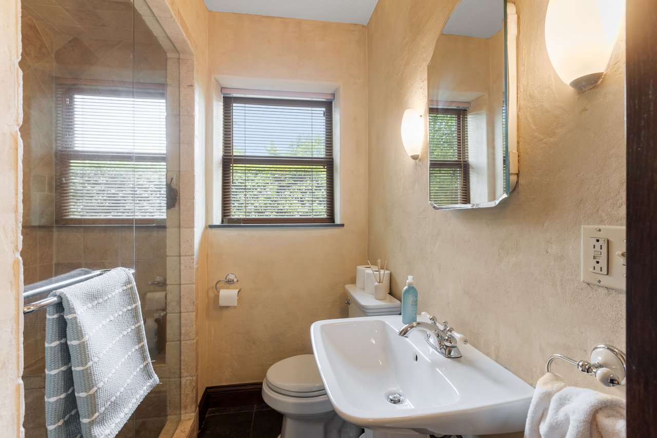 1520 Telegraph Road, Lake Forest