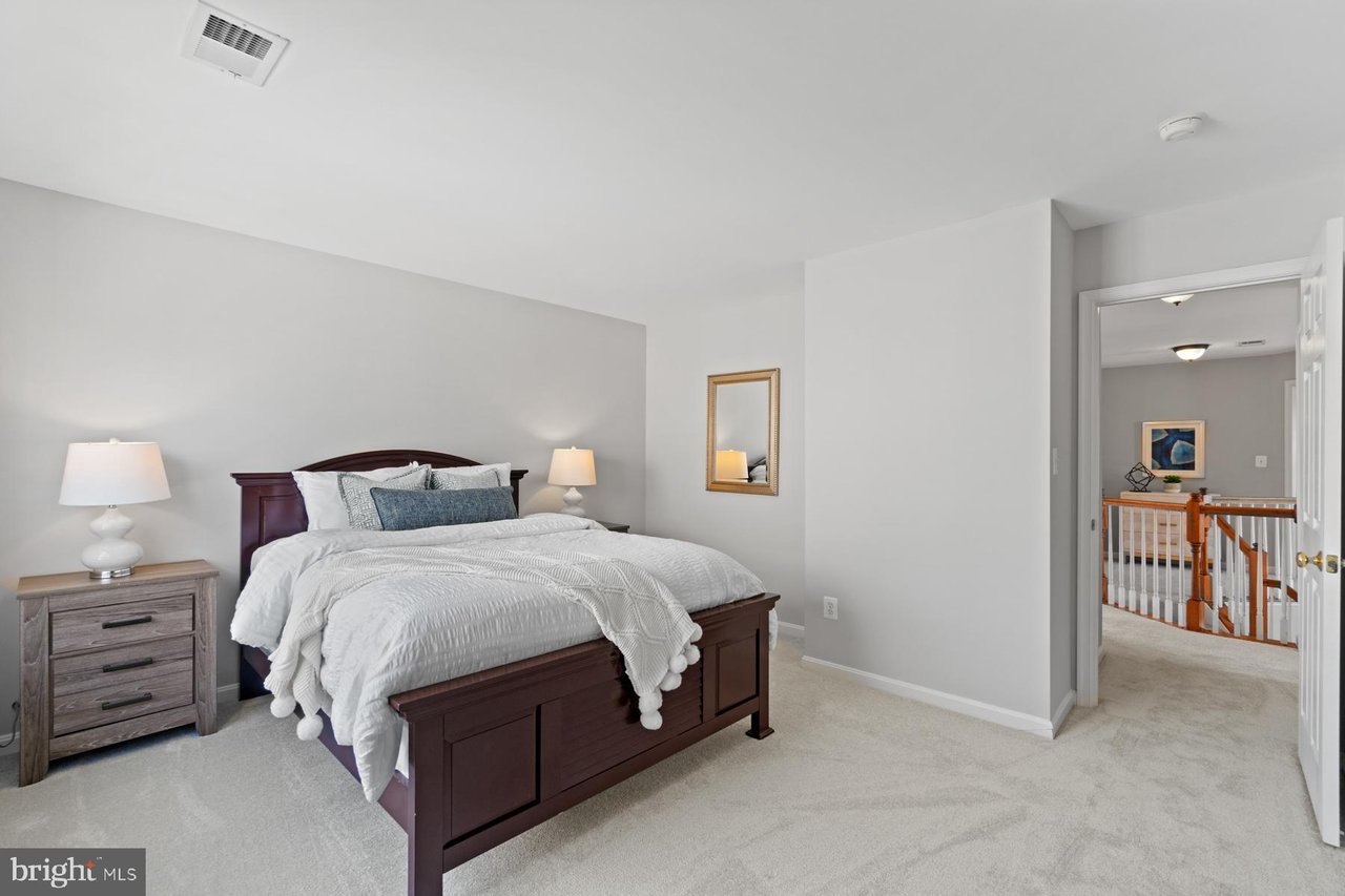 18252 Oak Lake Ct