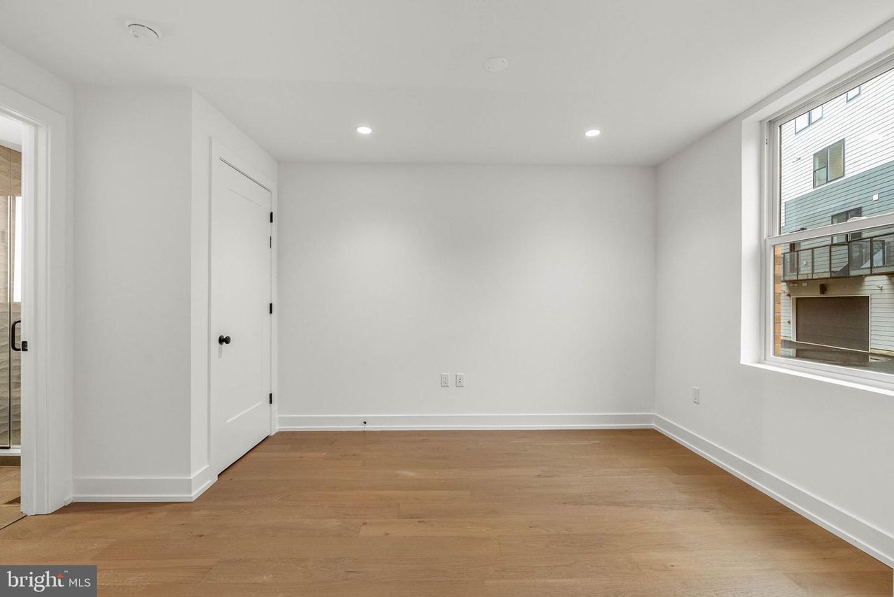 660 Fairmount Ave, Philadelphia, PA 19123