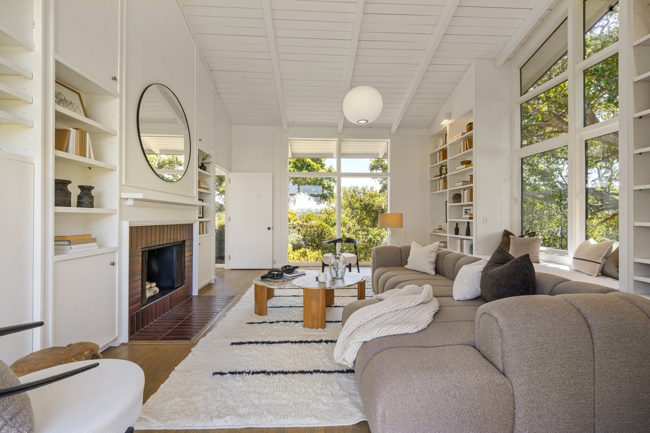 Rare 1+ Acre Dream Site