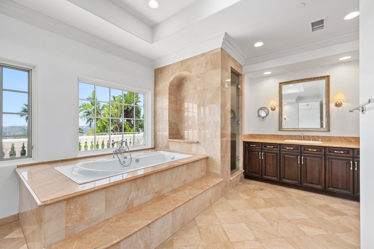 A New Pacific Palisades Listing with Ocean Views, Privacy, and Prestige