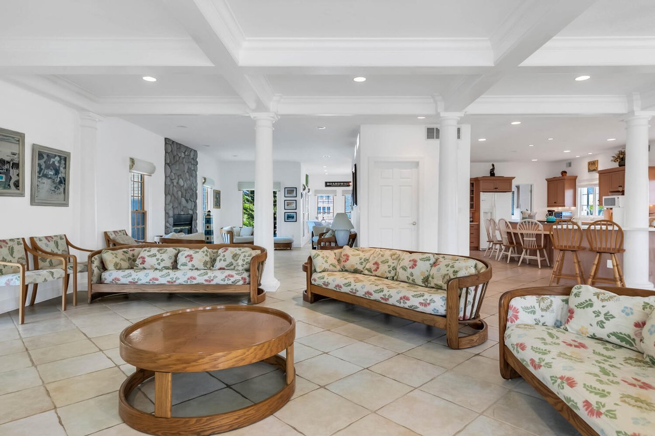 #1595 Summer Rental on the Oceanfront with Pool