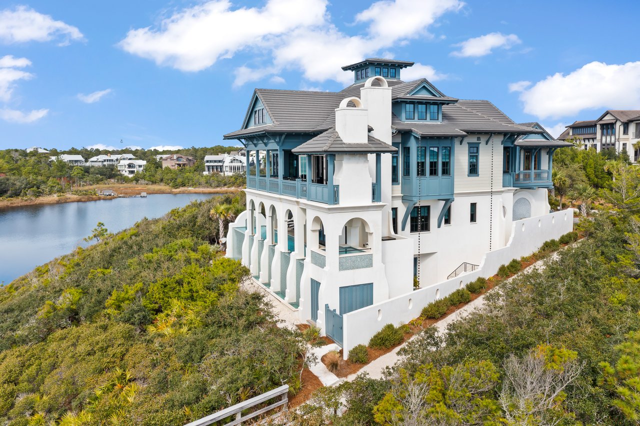 243 W Bermuda Dr