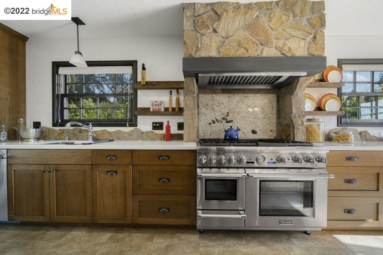1665 Thousand Oaks Blvd