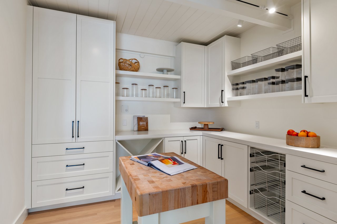Private, Modern Compound in Premier Ross Location
