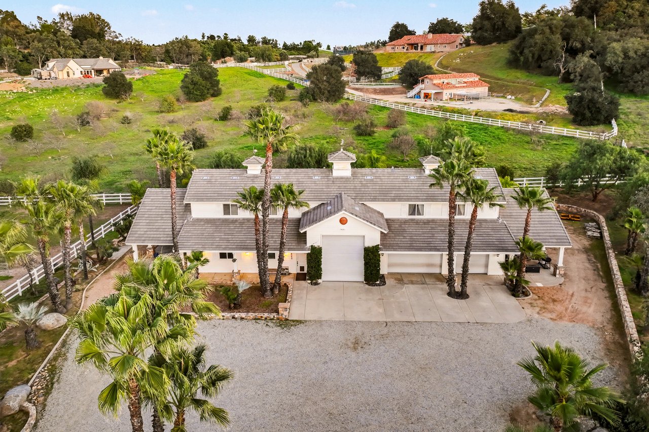 40801 Avenida La Cresta