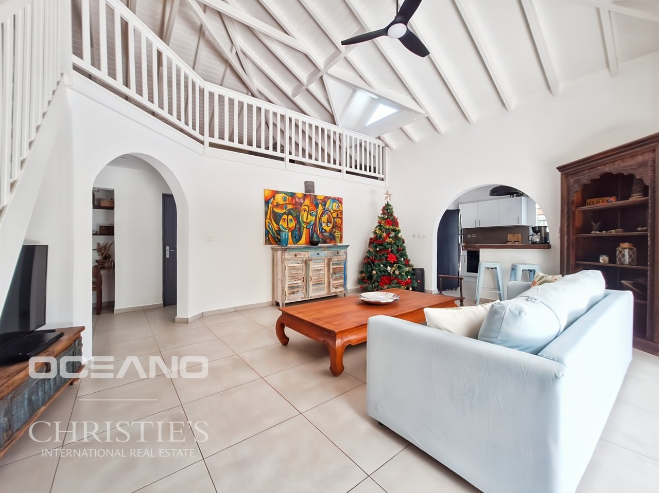 Stunning 4-Bedroom Villa on Spacious Plot - Orient Bay