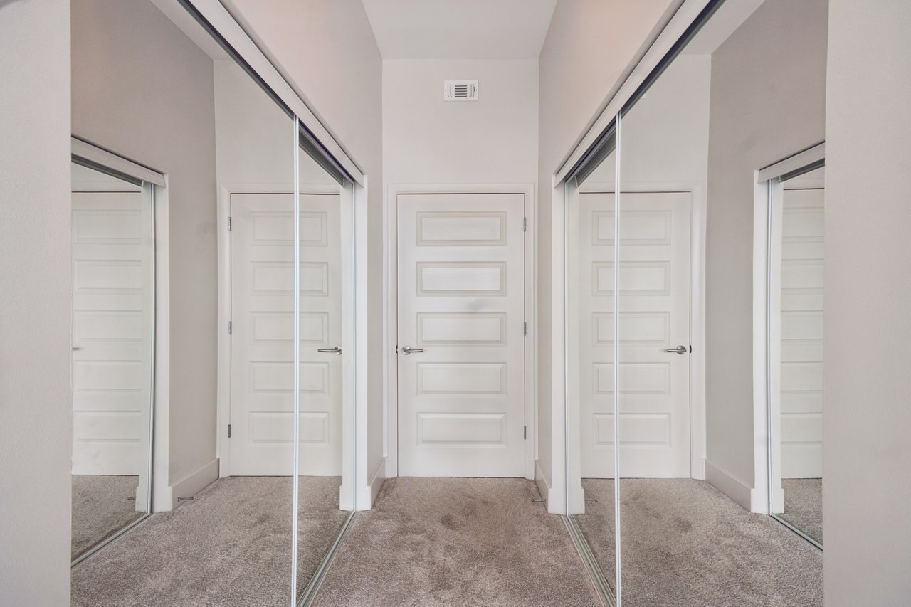 1080 Peachtree Street NE Unit 3215
