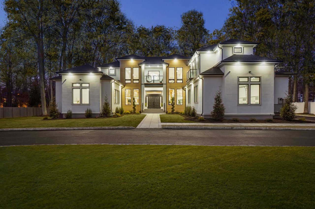 19 Highlander Dr