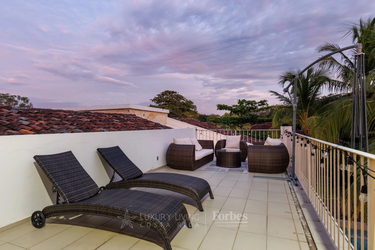 20166 - Paradise Estate: 4-Bedroom Villa with Spa & Pool in Pinilla