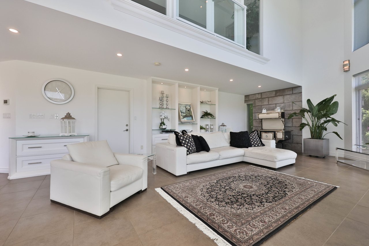 1270 1 Side Road, Burlington