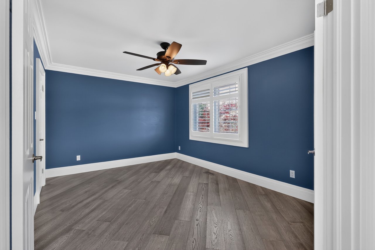2102 Salma Crescent, Burlington