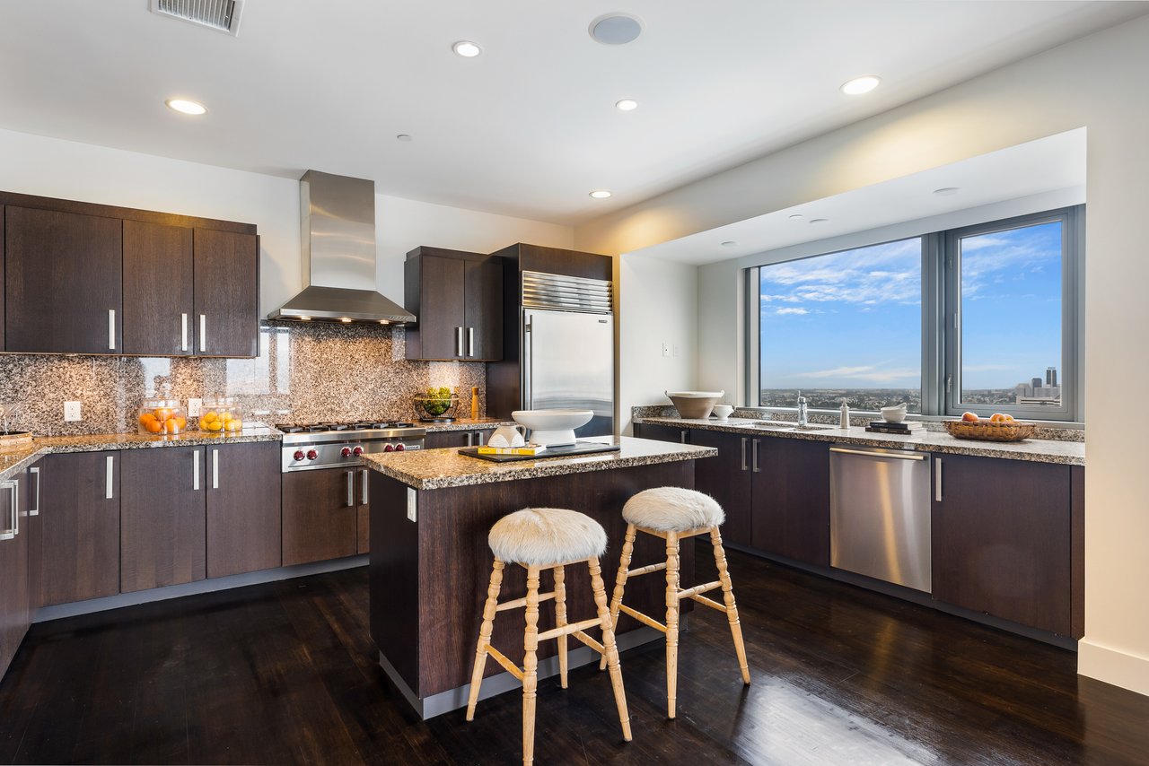10800 Wilshire Blvd #1901, Westwood
