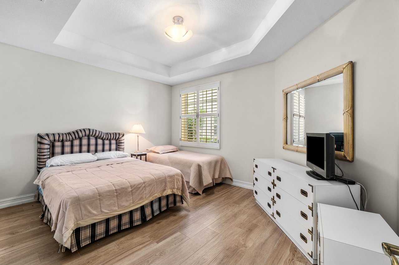 6213 Island Walk A 