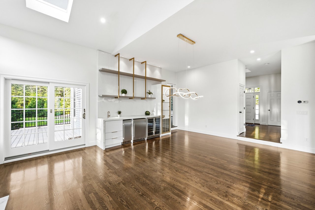 25 Collins Rd