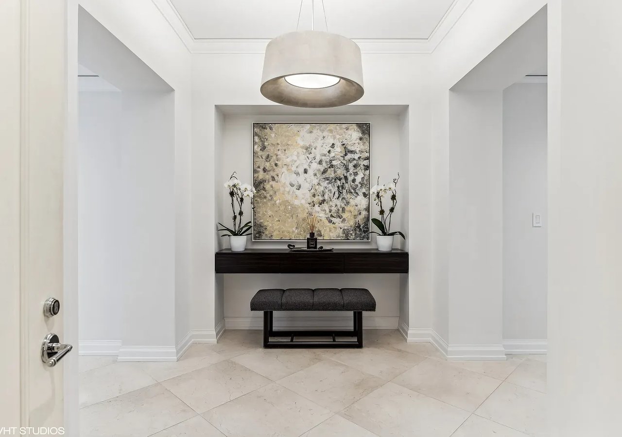 11 E Walton St APT 4202