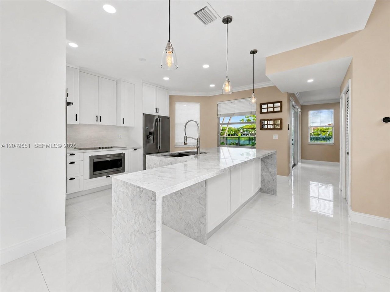 16519-sw-67-terrace-miami-home-for-sale-kitchen