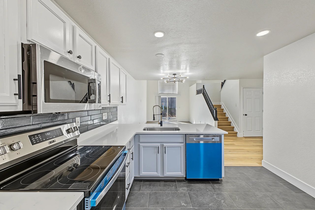 520 W 114th Pl