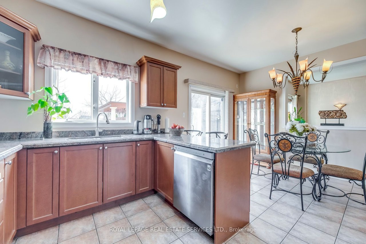 1038 Agram Dr
