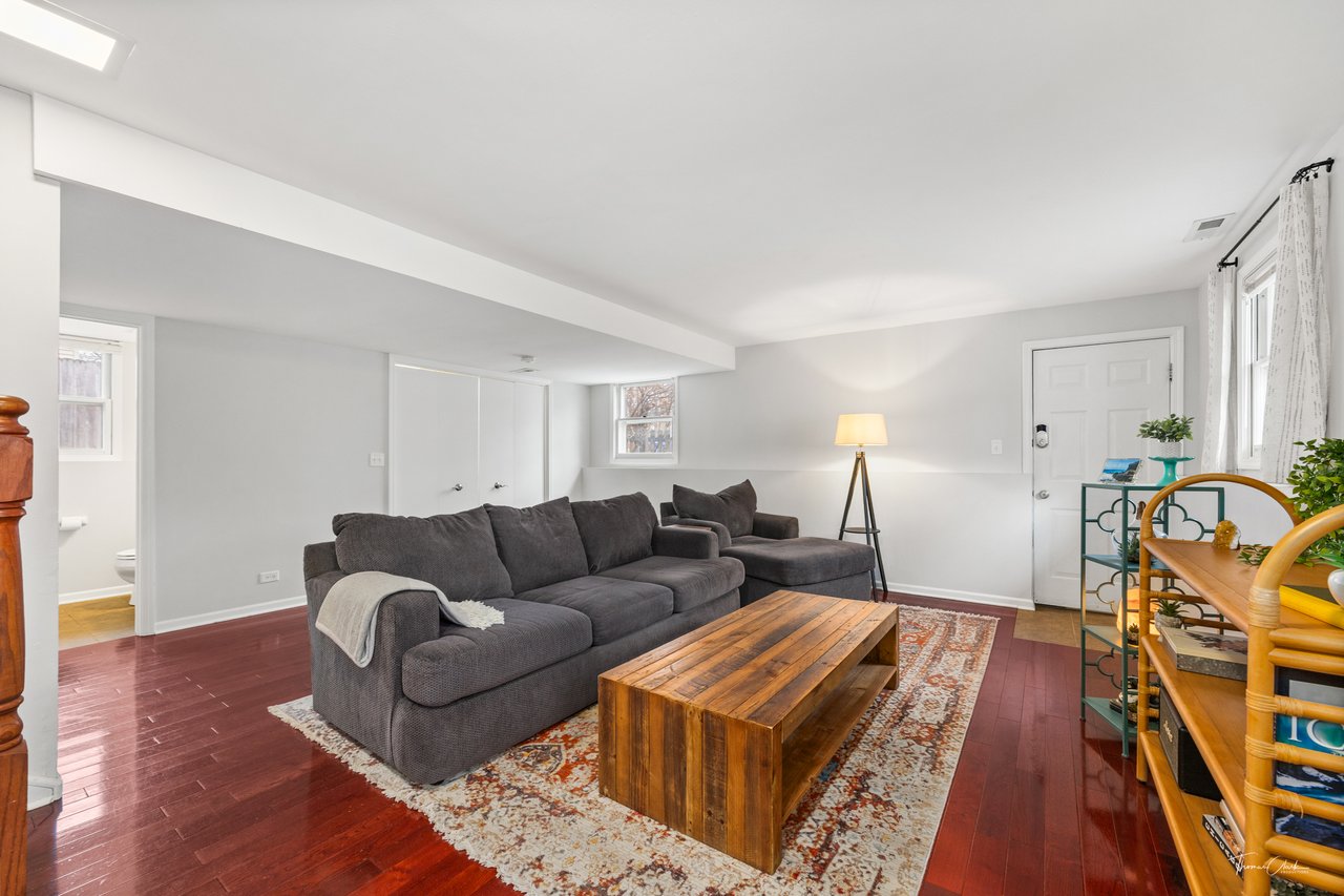 1613 Burlington Avenue