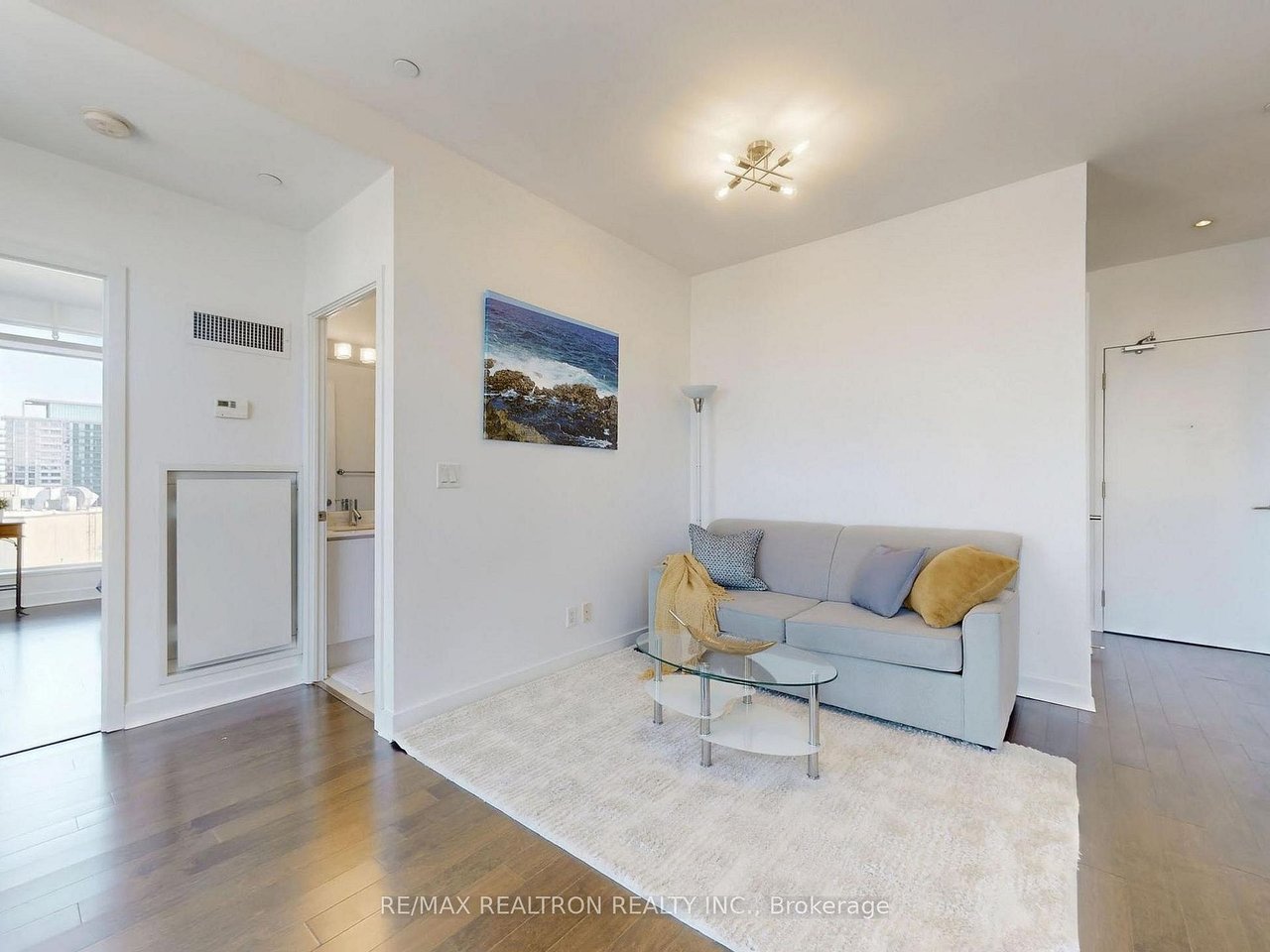 PENTHOUSE ON ENGLINGTON CROSSTOWN LRT