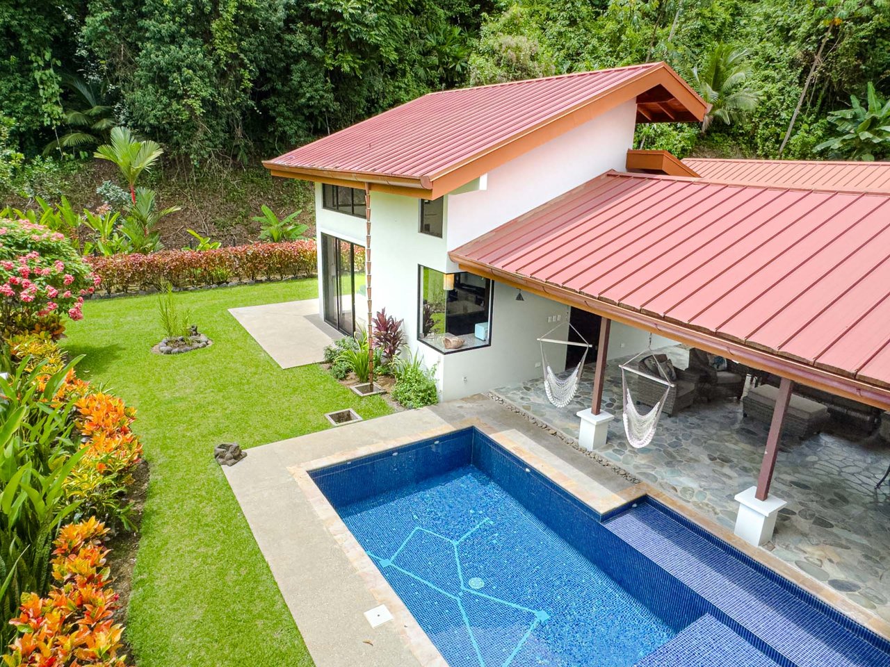 Luxury 3-Bedroom Waterfall-View Home