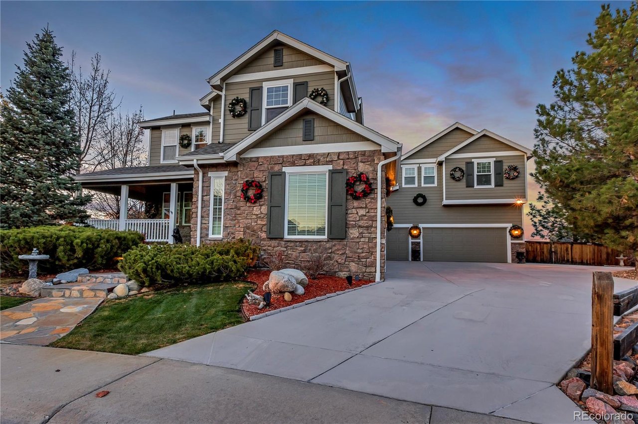 10121 Rustic Redwood Way