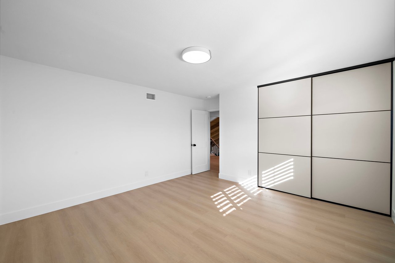 9560 La Amapola Avenue