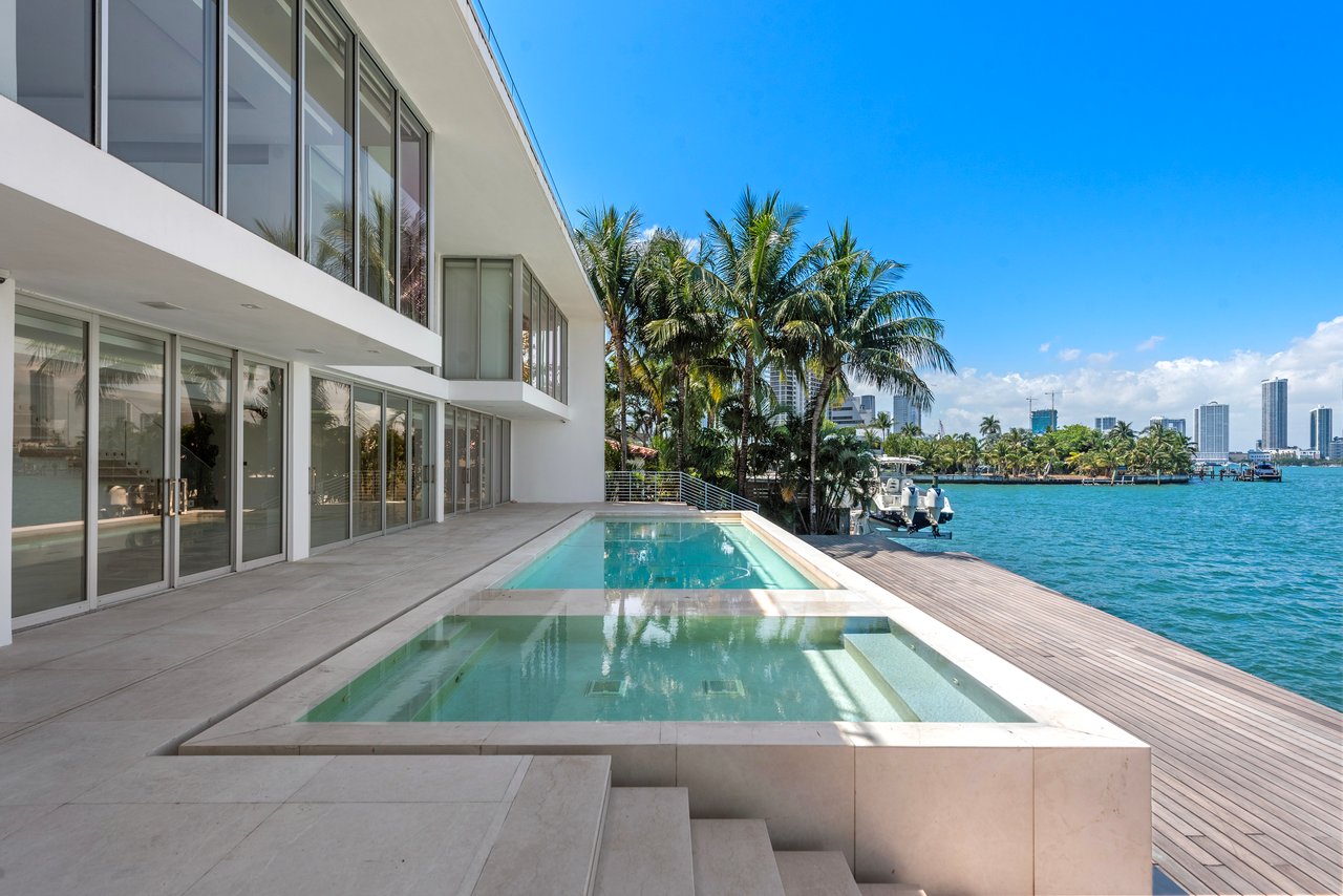 Mansion on N Venetian Way